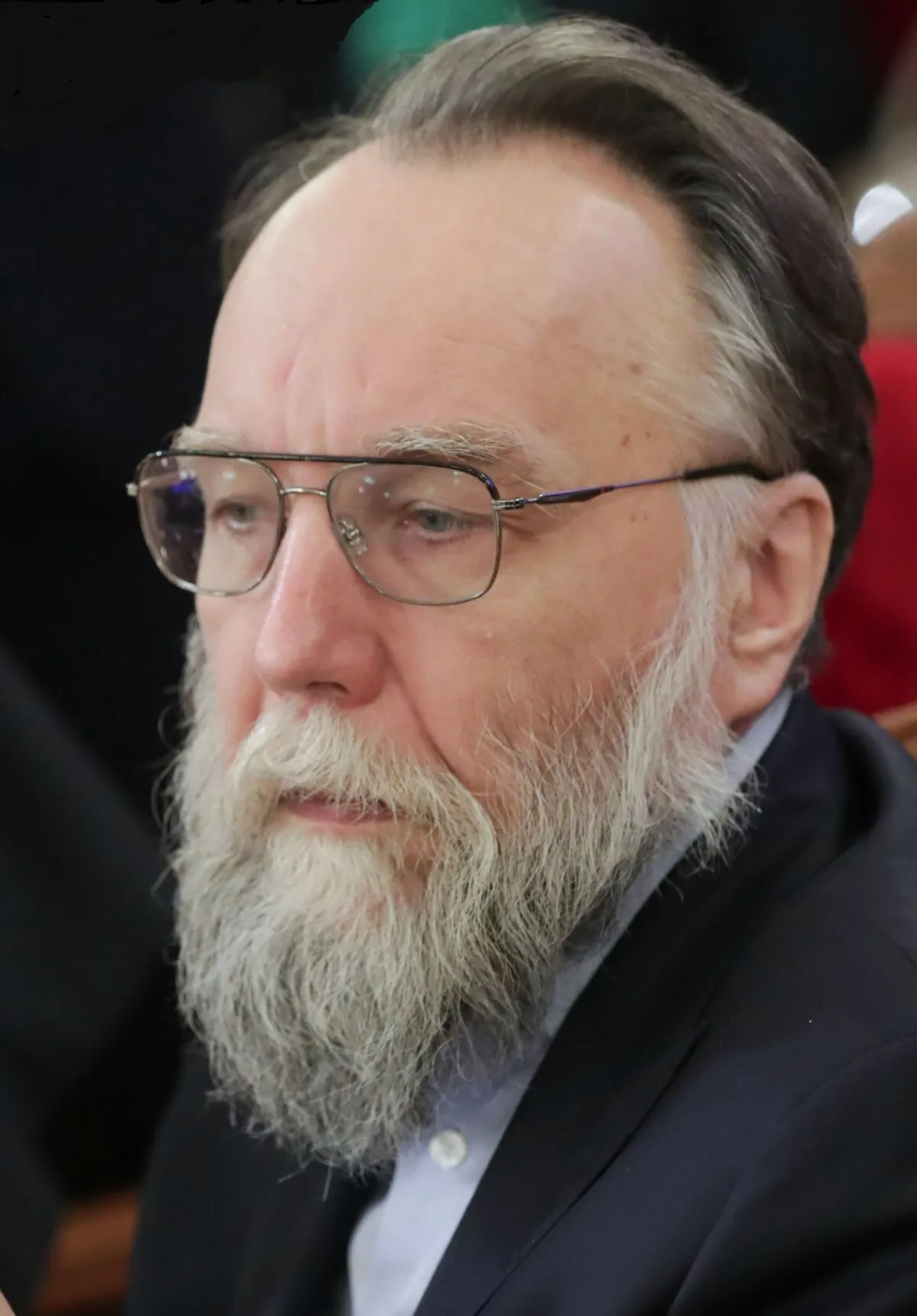 Alexandre Douguine à la Douma d’État, novembre 2023. Photo : duma.gov.ru. Licence : CC BY 4.0 (mention de Duma.gov.ru obligatoire). Source : Wikimedia Commons