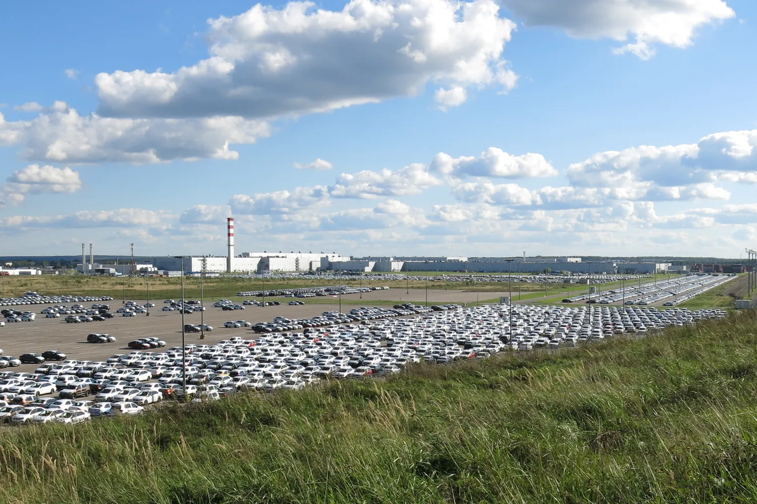 L’usine d’assemblage Volkswagen Group Rus à Kalouga, en 2016 — l’un des sites de production européens construits en Russie pendant les années de coopération. Photo : Boevaya mashina. Licence : CC BY-SA 4.0. Source : Wikimedia Commons