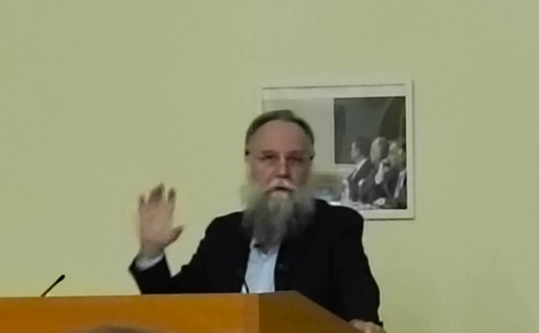 Dugin teaching his course “The Political Theology of the People” at the faculty of political science, Moscow State University, October 20, 2025. Photo: Roman Kubanskiy. Licence: CC BY-SA 4.0 (cropped). Source: Wikimedia Commons